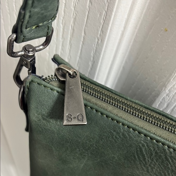 Chic Forest Green Crossbody Bag - Picture 4 of 9